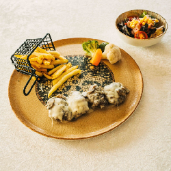 KREMALI MANTARLI KÖFTE